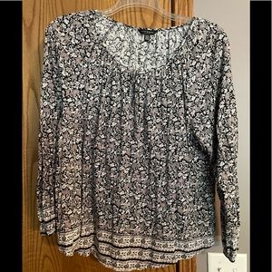 2x Lucky brand patterned top